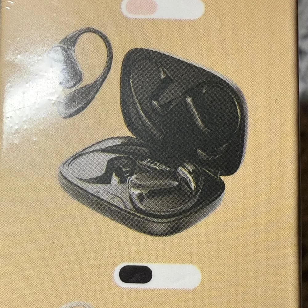 Q11 Wireless Earbuds - Black - Sealed in Box!